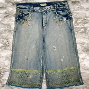 Crest Wide Leg Embellished Cropped Women’s Sz 19/20 Boho Artsy Whimsical Denim